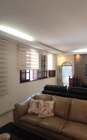 Casa à venda com 244m², 3 quartos e 3 vagasSala de Estar