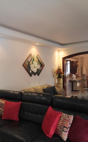 Casa à venda com 244m², 3 quartos e 3 vagasSala de Estar