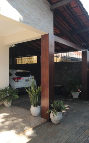 Casa à venda com 244m², 3 quartos e 3 vagasGaragem