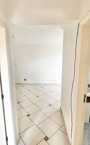 Apartamento à venda com 74m², 2 quartos e 1 vagaCorredor