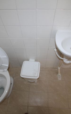 Casa à venda com 293m², 6 quartos e 4 vagasÁrea de Serviço - Banheiro