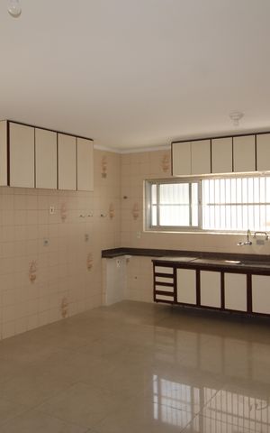 Casa à venda com 293m², 6 quartos e 4 vagasCozinha