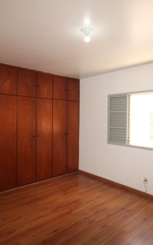 Casa à venda com 293m², 6 quartos e 4 vagasQuarto 1