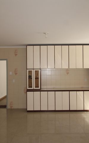 Casa à venda com 293m², 6 quartos e 4 vagasCozinha