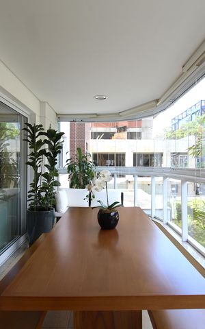 Apartamento à venda com 120m², 3 quartos e 2 vagasVaranda