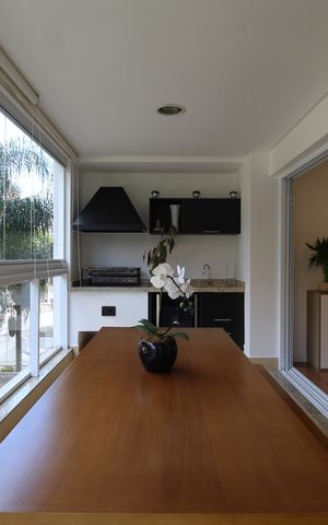 Apartamento à venda com 120m², 3 quartos e 2 vagasVaranda
