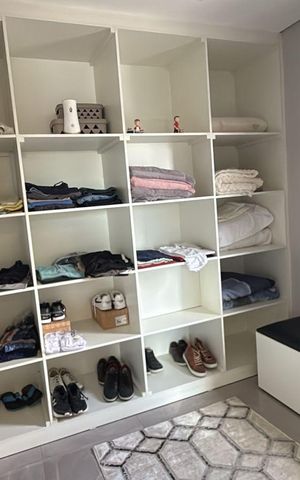 Apartamento à venda com 120m², 2 quartos e 2 vagas Apartamento à venda com 120m², 2 quartos e 2 vagasCloset