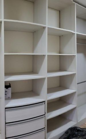 Casa à venda com 120m², 3 quartos e 2 vagas Casa à venda com 120m², 3 quartos e 2 vagasCloset