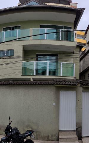 Casa à venda com 120m², 3 quartos e 2 vagas Casa à venda com 120m², 3 quartos e 2 vagasFachada