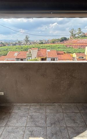Casa à venda com 270m², 3 quartos e 2 vagas Casa à venda com 270m², 3 quartos e 2 vagasQuarto 2 Varanda