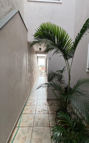 Casa à venda com 270m², 3 quartos e 2 vagas Casa à venda com 270m², 3 quartos e 2 vagasCorredor