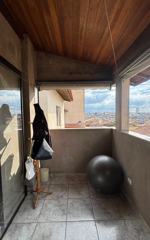 Casa à venda com 270m², 3 quartos e 2 vagas Casa à venda com 270m², 3 quartos e 2 vagasQuarto 2 Varanda
