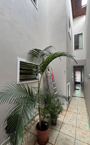 Casa à venda com 270m², 3 quartos e 2 vagas Casa à venda com 270m², 3 quartos e 2 vagasCorredor