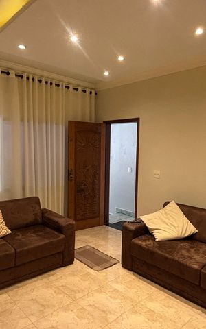 Casa à venda com 270m², 3 quartos e 2 vagas Casa à venda com 270m², 3 quartos e 2 vagasSala