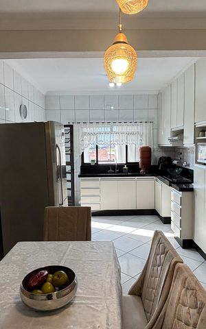 Casa à venda com 270m², 3 quartos e 2 vagas Casa à venda com 270m², 3 quartos e 2 vagasCozinha