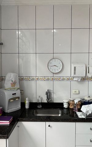 Casa à venda com 270m², 3 quartos e 2 vagas Casa à venda com 270m², 3 quartos e 2 vagasPorão
