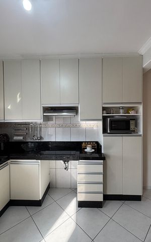 Casa à venda com 270m², 3 quartos e 2 vagas Casa à venda com 270m², 3 quartos e 2 vagasCozinha