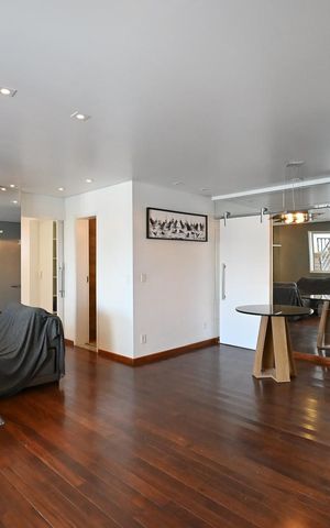 Apartamento para alugar com 206m², 3 quartos e 3 vagasSala