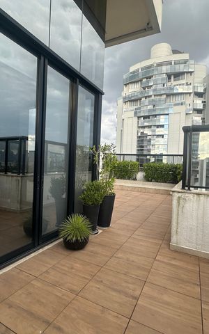 Apartamento para alugar com 112m², 2 quartos e 2 vagas Apartamento para alugar com 112m², 2 quartos e 2 vagasRooftop
