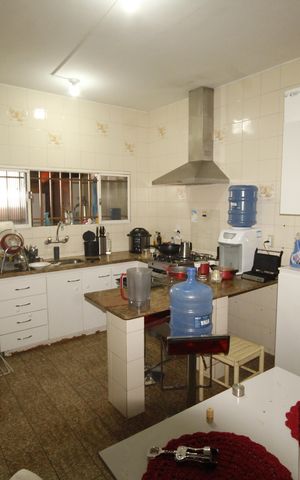 Casa à venda com 280m², 6 quartos e 2 vagascozinha 2