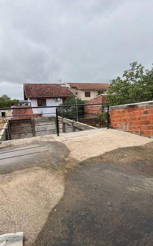 Casa à venda com 80m², 2 quartos e 3 vagas