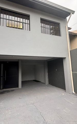 Casa à venda com 80m², 2 quartos e 3 vagas