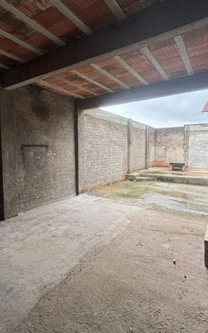 Casa à venda com 80m², 2 quartos e 3 vagas
