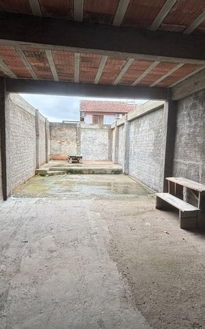 Casa à venda com 80m², 2 quartos e 3 vagas