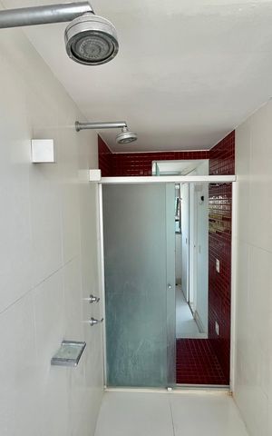 Apartamento à venda com 170m², 2 quartos e 2 vagas Apartamento à venda com 170m², 2 quartos e 2 vagasBanheiro da Suíte 2