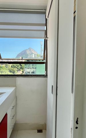 Apartamento à venda com 170m², 2 quartos e 2 vagas Apartamento à venda com 170m², 2 quartos e 2 vagasBanheiro da Suíte 2