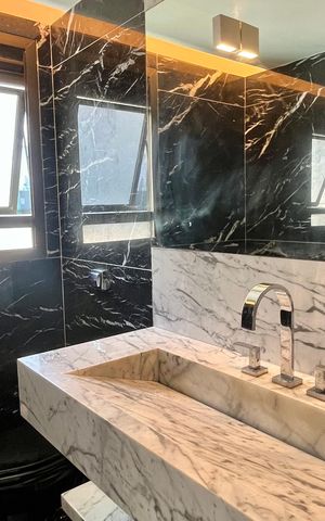 Apartamento à venda com 170m², 2 quartos e 2 vagas Apartamento à venda com 170m², 2 quartos e 2 vagasBanheiro social