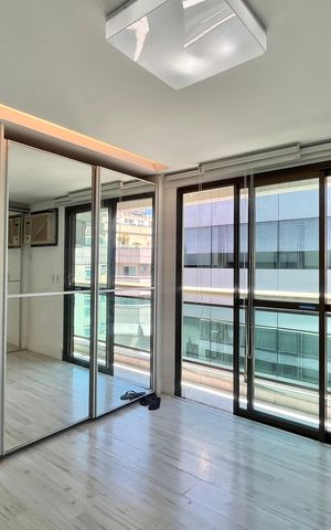 Apartamento à venda com 170m², 2 quartos e 2 vagas Apartamento à venda com 170m², 2 quartos e 2 vagasSuíte