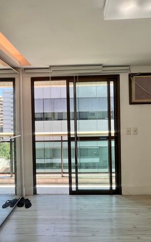 Apartamento à venda com 170m², 2 quartos e 2 vagas Apartamento à venda com 170m², 2 quartos e 2 vagasSuíte