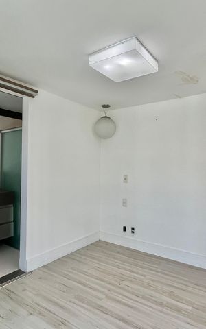Apartamento à venda com 170m², 2 quartos e 2 vagas Apartamento à venda com 170m², 2 quartos e 2 vagasSuíte