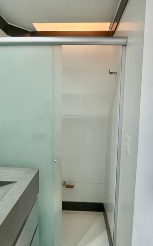 Apartamento à venda com 170m², 2 quartos e 2 vagas Apartamento à venda com 170m², 2 quartos e 2 vagasBanheiro da Suíte