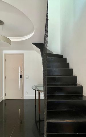 Apartamento à venda com 170m², 2 quartos e 2 vagas Apartamento à venda com 170m², 2 quartos e 2 vagasCorredor
