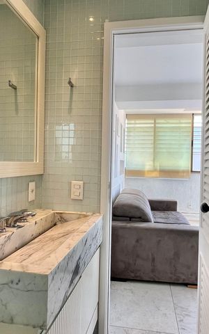 Apartamento à venda com 170m², 2 quartos e 2 vagas Apartamento à venda com 170m², 2 quartos e 2 vagasBanheiro social 2