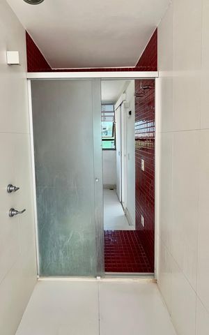 Apartamento à venda com 170m², 2 quartos e 2 vagas Apartamento à venda com 170m², 2 quartos e 2 vagasBanheiro da Suíte 2