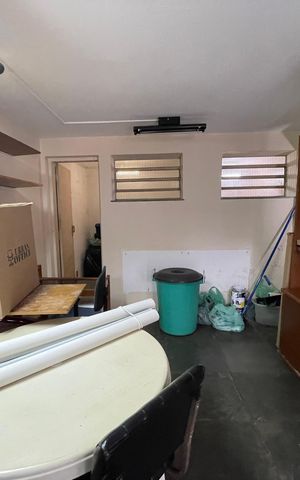 Casa à venda com 135m², 3 quartos e 3 vagas Casa à venda com 135m², 3 quartos e 3 vagasEscritório