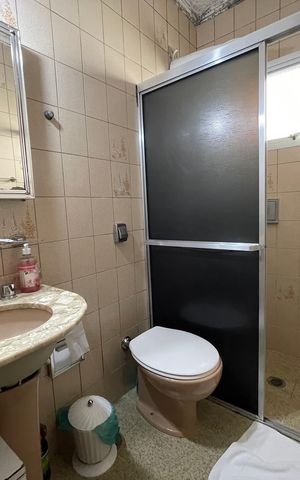 Casa à venda com 135m², 3 quartos e 3 vagas Casa à venda com 135m², 3 quartos e 3 vagasBanheiro 1