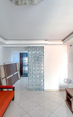 Casa à venda com 230m², 3 quartos e 2 vagasSala de TV