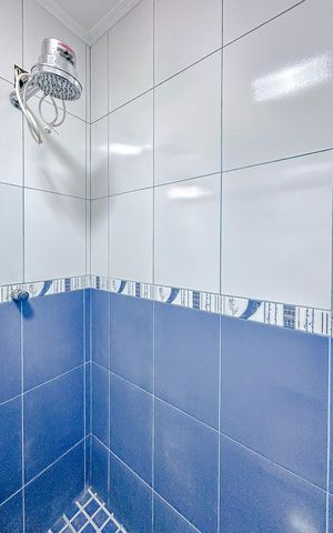 Casa à venda com 230m², 3 quartos e 2 vagasBanheiro da Suíte 1