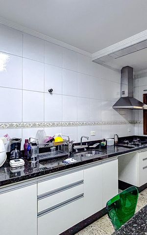 Casa à venda com 230m², 3 quartos e 2 vagasCozinha