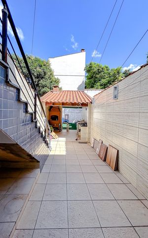 Casa à venda com 230m², 3 quartos e 2 vagasÁrea de Serviço