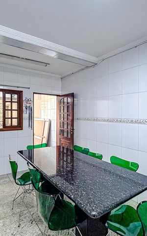 Casa à venda com 230m², 3 quartos e 2 vagasCozinha