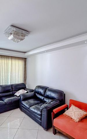 Casa à venda com 230m², 3 quartos e 2 vagasSala de TV