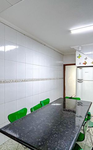 Casa à venda com 230m², 3 quartos e 2 vagasCozinha