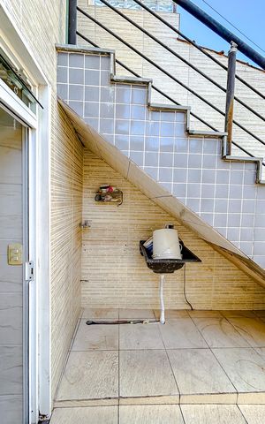 Casa à venda com 230m², 3 quartos e 2 vagasÁrea de Serviço