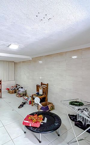 Casa à venda com 230m², 3 quartos e 2 vagasSalão