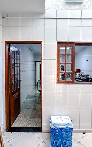 Casa à venda com 230m², 3 quartos e 2 vagasSala de TV